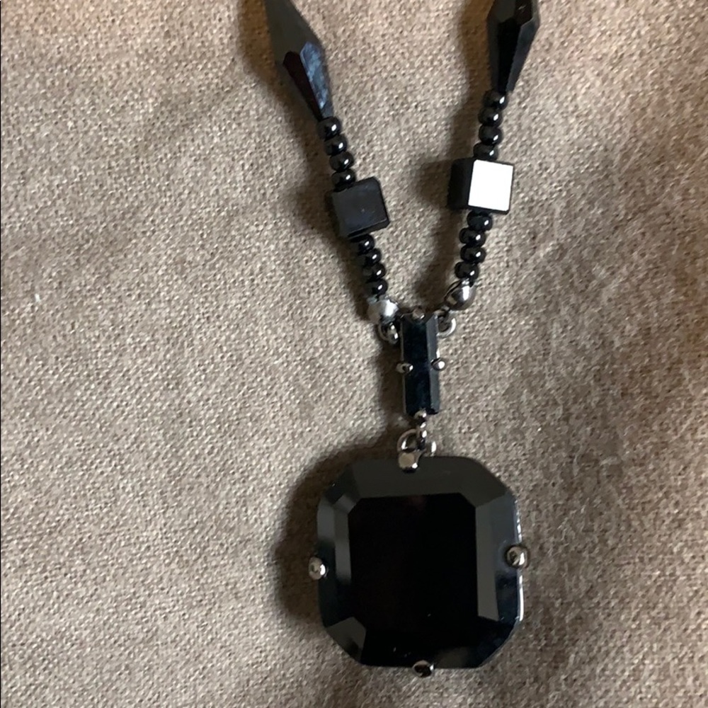 Carolee black stone necklace. - Picture 2 of 4